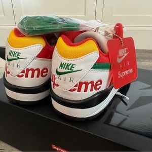 Air Cross Trainer 3 Low/Supreme